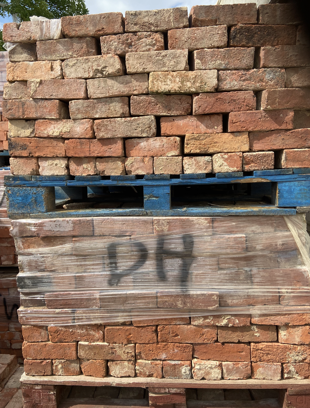 RBM Reclaims Yard Nottingham | Reclaimed Bricks, Tiles & Salvage NG7